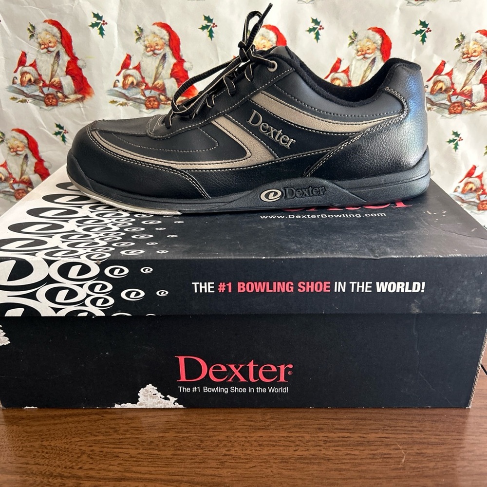 Dexter men’s bowling shoe’s size 13 Black Gold